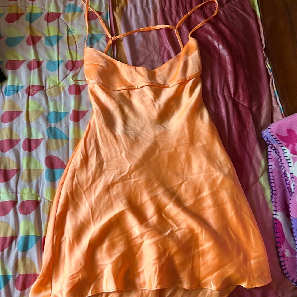Peachy orange silk mini dress 🧡